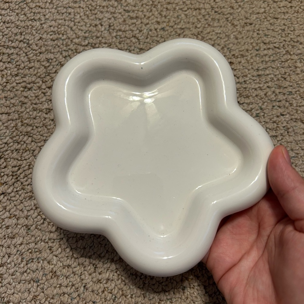 White Star-Shaped Ceramic Ring Dish